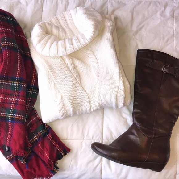 Gianni Bini Sweaters - Short sleeve  turtleneck sweater